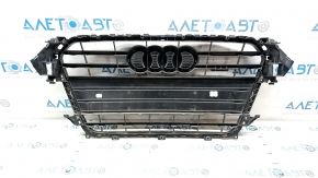 Решетка радиатора в сборе Audi A4 B8 13-16 рест глянец, S line, облезло покрытие, треснута