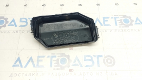 Capacul cutiei de siguranțe sub capotă Toyota Prius 50 16- mic