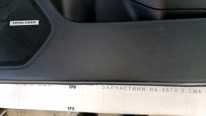 Panoul ușii dreapta față Subaru Outback 15-19, negru, piele, inserție din lemn, Harman Kardon, zgârieturi pe lemn.