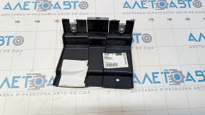 Suportul pentru bara spate dreapta Jeep Compass 11-16 pe panoul nou OEM original.