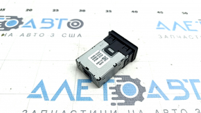 USB Hub Toyota Highlander 14-19- сзади центральной консоли