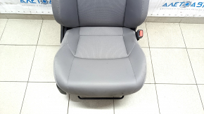 Пассажирское сидение Toyota Venza 21-24 без airbag, механическое, ткань серая, LE, под химчистку