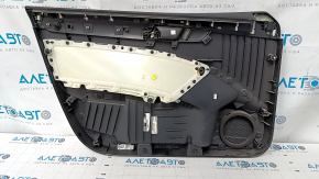 Обшивка двери карточка передняя правая VW Passat b7 12-15 USA черн с черн вставкой кожа, подлокотник кожа, молдинг серый глянец, царапины, вмятины, тычки, задиры, сломаны крепления