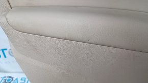 Garnitură portiere față stânga VW Passat b7 12-15 bej SUA cu inserție din piele bej, cotieră din piele, turnare gri lucioasă, rupturi, zgârieturi, lovituri, zgârieturi, crepon spart