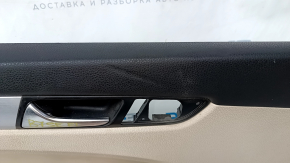 Garnitură portiere față stânga VW Passat b7 12-15 bej SUA cu inserție din piele bej, cotieră din piele, turnare gri lucioasă, rupturi, zgârieturi, lovituri, zgârieturi, crepon spart
