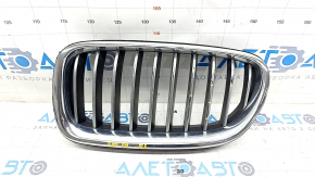 Решетка радиатора grill левая BMW 5 F10 14-16 хром без ночного видения, Base, песок, потерта