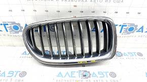 Решетка радиатора grill правая BMW 5 F10 14-16 хром, Base, сломаны крепления, песок, потерта