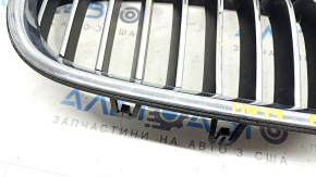 Решетка радиатора grill правая BMW 5 F10 14-16 хром, Base, сломаны крепления, песок, потерта