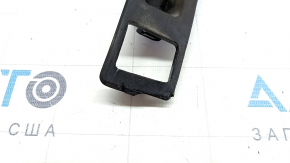 Buton de eliberare portbagaj BMW 5 F10 11-16 sub camera, banda de cauciuc este rupta