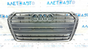 Решетка радиатора в сборе Audi A4 B9 17-19 с эмблемой, quattro, под парктроники, светлый хром, песок