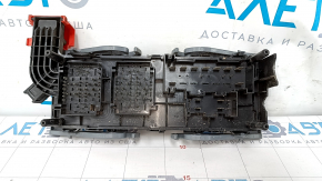 Blocul de siguranțe sub capotă Dodge Journey 11- 2.4