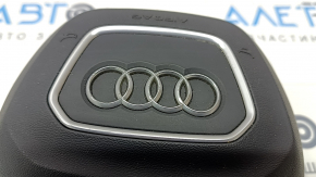Подушка безопасности airbag в руль водительская Audi Q7 16-20 черная, потерт хром