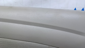 Обшивка двери карточка передняя левая Nissan Versa 12-18 серый, с серой вставкой, подлокотник серый пластик, накладка карбон, царапины, потертости, под химчистку