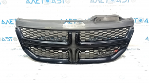 Решетка радиатора grill Dodge Journey 13-20 черная с эмблемой, песок