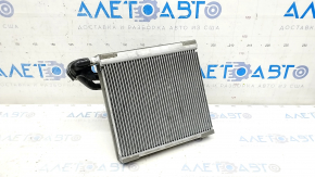 Испаритель VW Atlas 18-26 с клапаном