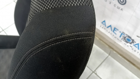Пассажирское сидение Nissan Rogue Sport 17-22 без airbag, механич, ткань, черное с серой вставкой, под химчистку, ржавое снизу, окислены фишки