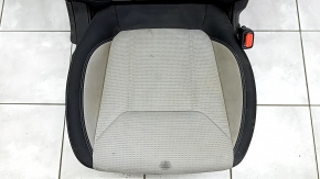Пассажирское сидение Subaru Forester 19-21 SK без airbag, механич, черное с серым, ржавое снизу, окислены фишки, под химчистку