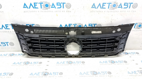 Решетка радиатора grill без значка VW Passat b7 12-15 USA песок, царапины