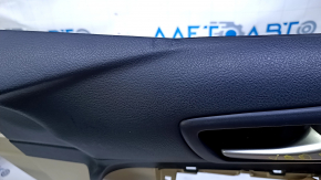 Обшивка двери карточка передняя правая Toyota Camry v50 12-14 usa беж с черн вставкой пластик, подлокотник беж кожа, вмятины, царапины, потертости