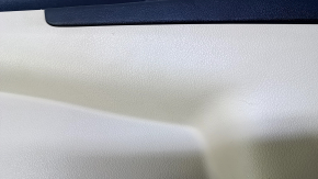 Обшивка двери карточка передняя правая Toyota Camry v50 12-14 usa беж с черн вставкой пластик, подлокотник беж кожа, вмятины, царапины, потертости