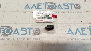 Отбойник двери багажника правый Toyota Rav4 19- нижний OEM