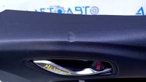 Cartelă de ornamente uși față dreapta Mazda 6 16-17 negru cu inserție din piele neagră, cotieră din piele neagră, inserție cromată, zgârieturi, zgârieturi, abraziuni