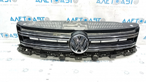 Решетка радиатора grill в сборе VW Tiguan 12-17 рест со значком, песок