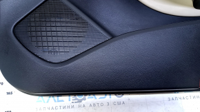 Обшивка двери карточка передняя правая Infiniti QX30 17-19 черн с беж вставкой кожа, подлокотник кожа беж, молдинг черн глянец под память и регулировку сидений, царапины, задиры, вмятины, потертости,