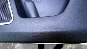 Cartelă de ornamente uși față dreapta Jeep Compass 17 - negru cu inserție din piele neagră, cotieră din piele neagră, cusături maro, inserție gri pentru difuzor, zgârieturi, zgârieturi, abraziuni, zgâ