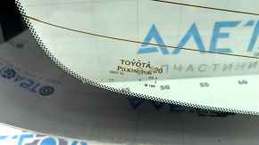 Стекло заднее Toyota Camry v70 18-24 царапины на стекле