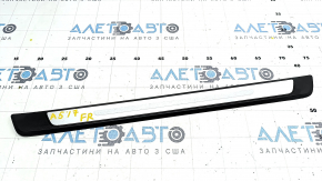 Накладка порога вненшняя передняя правая Audi A5 F5 17- 5D черная с хромом, царапины, надломана направляйка