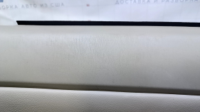 Обшивка двери карточка задняя левая Toyota Prius 30 10-15 беж, с бежевой вставкой кожа, подлокотник беж кожа, царапины, потертости