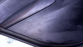 Обшивка двери карточка задняя левая Mazda 6 14-15 grand touring черн с черн вставкой кожа, подлокотник черн кожа красная строчка, молдинг серый глянец, тычки, вмятина, царапины, потертости