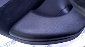 Обшивка двери карточка задняя левая Nissan Leaf 13-17 черн с черн вставкой пластик, подлокотник черн ткань, потертости, царапины