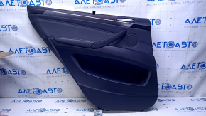 Cartelă de ornamente uși spate stânga BMW X5 E70 07-13 negru cu inserție din piele neagră, cotieră din piele neagră, cu perdea, inserție din lemn de lemn, ruptură, mânere din plastic decojite, denivel