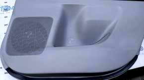 Garnitură uși spate dreapta Toyota Highlander 14-16 gri cu inserție din piele neagră, cotieră din piele neagră, structură din lemn, iluminată din spate, cu perdea, zgârieturi, abraziuni, margine spart