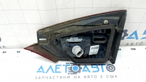 Фонарь внутренний крышка багажника левый Ford Fusion mk5 17-18 галоген, дефект отражателя