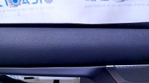 Обшивка двери карточка задняя правая Subaru Legacy 15-19 черн с черн вставкой ткань, подлокотник черн кожа, молдинг серый структура, вмятины, потертости, царапины