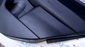 Обшивка двери карточка задняя правая Subaru Legacy 15-19 черн с черн вставкой ткань, подлокотник черн кожа, молдинг серый структура, вмятины, потертости, царапины