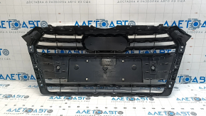 Решетка радиатора grill голая Audi A4 B9 17-19 без эмблемы, черный глянец с хромом