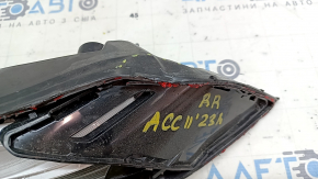 Фонарь внешний крыло правый Honda Accord 23-26 без накладки, разбито стекло, примят
