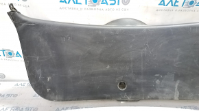 Обшивка двери багажника нижняя Mazda CX-7 06-09 черная, царапины, потерта