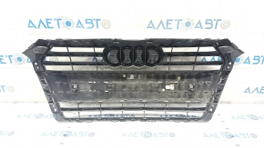 Решетка радиатора в сборе Audi A4 B9 17-19 с эмблемой, под парктроники, светлый хром, песок, без заглушки, прижата