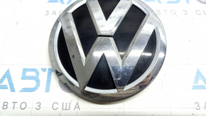 Эмблема решетки радиатора VW Jetta 19- песок