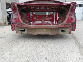 Panoul din spate al lui Ford Fusion mk5 13-20 pe caroserie, roșu