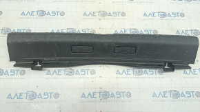 Trim pentru deschiderea portbagaj Audi A6 C8 19- negru, zgarieturi, uzat