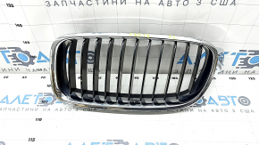 Решетка радиатора grill левая BMW 3 F30 4d 12-18 песок, скол