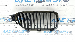 Решетка радиатора grill левая BMW 3 F30 4d 12-18 песок, скол