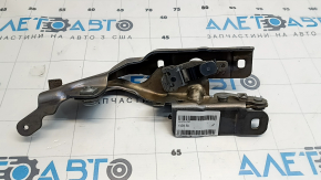 Петля капота левая Mercedes CLA 14-19