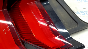 Фонарь левый Ford Mustang mk6 18-23 с накладкой, царапины